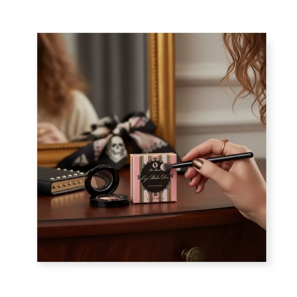 Deadstock: new Too Faced ❤︎︎ OG Eye Shadow Duo ❤︎︎ Lovey Dovey ❤︎︎ in box